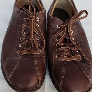 Born brown leather shoes